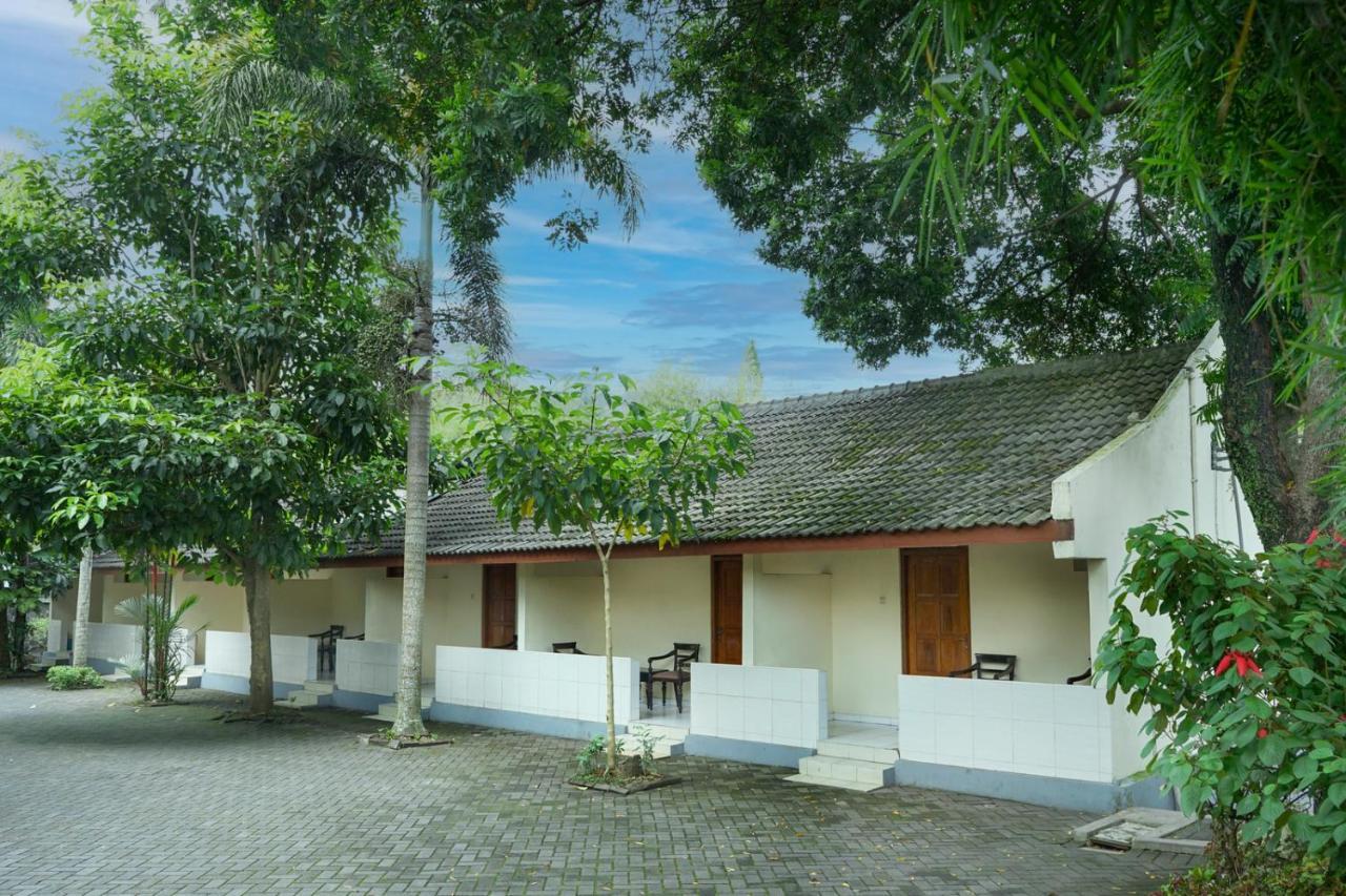 Front One Resort Indraloka Temanggung Ngoại thất bức ảnh